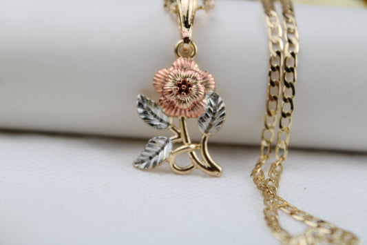 Gold plated chain 22” / Cadena bañada en oro