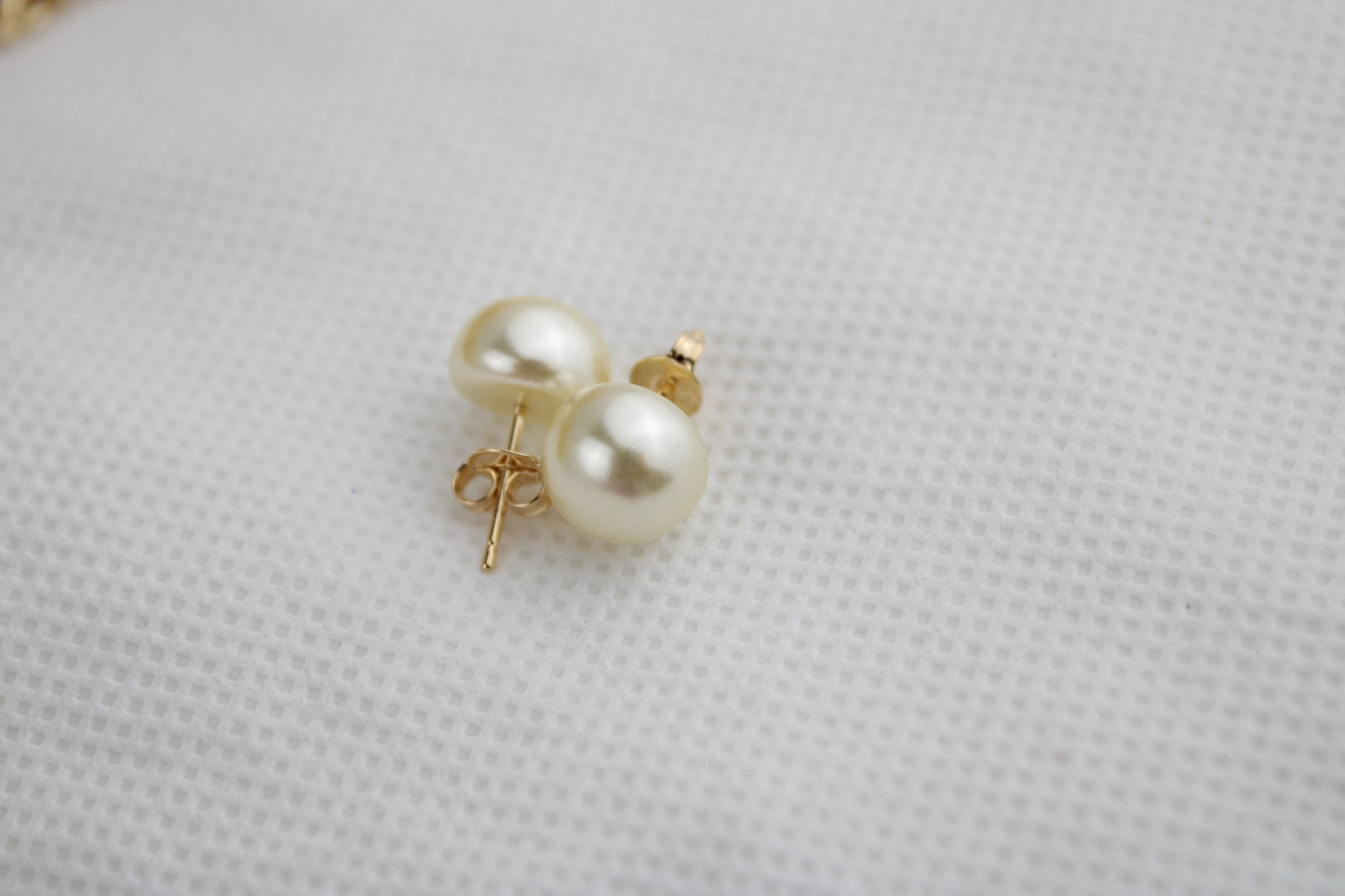 18k Gold filled earrings / aretes bañados en oro brasileño