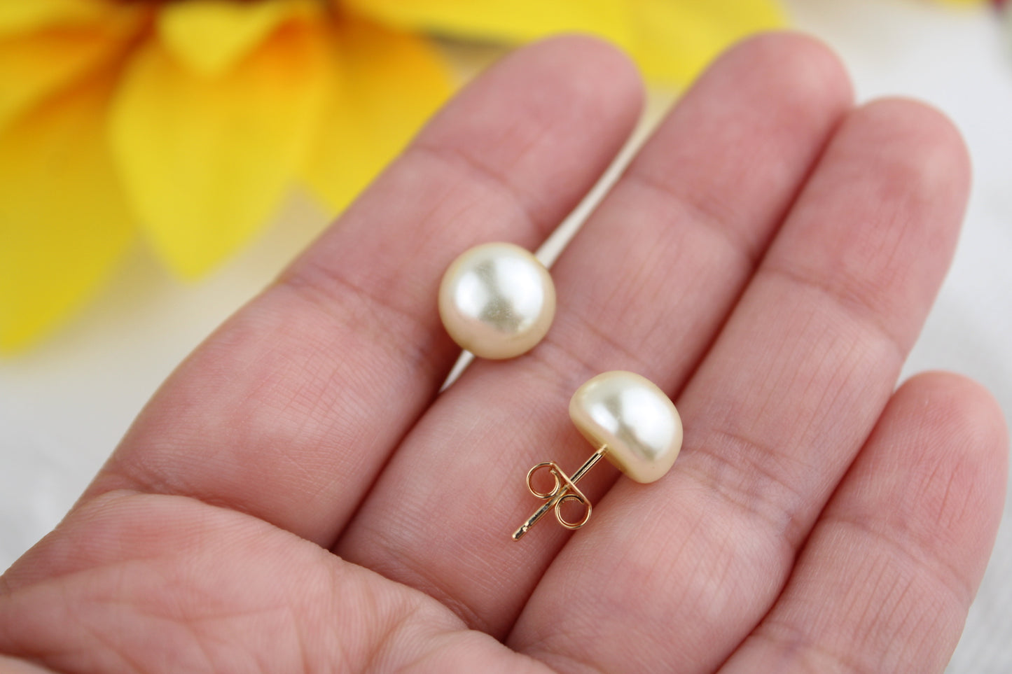 18k Gold filled earrings / aretes bañados en oro brasileño